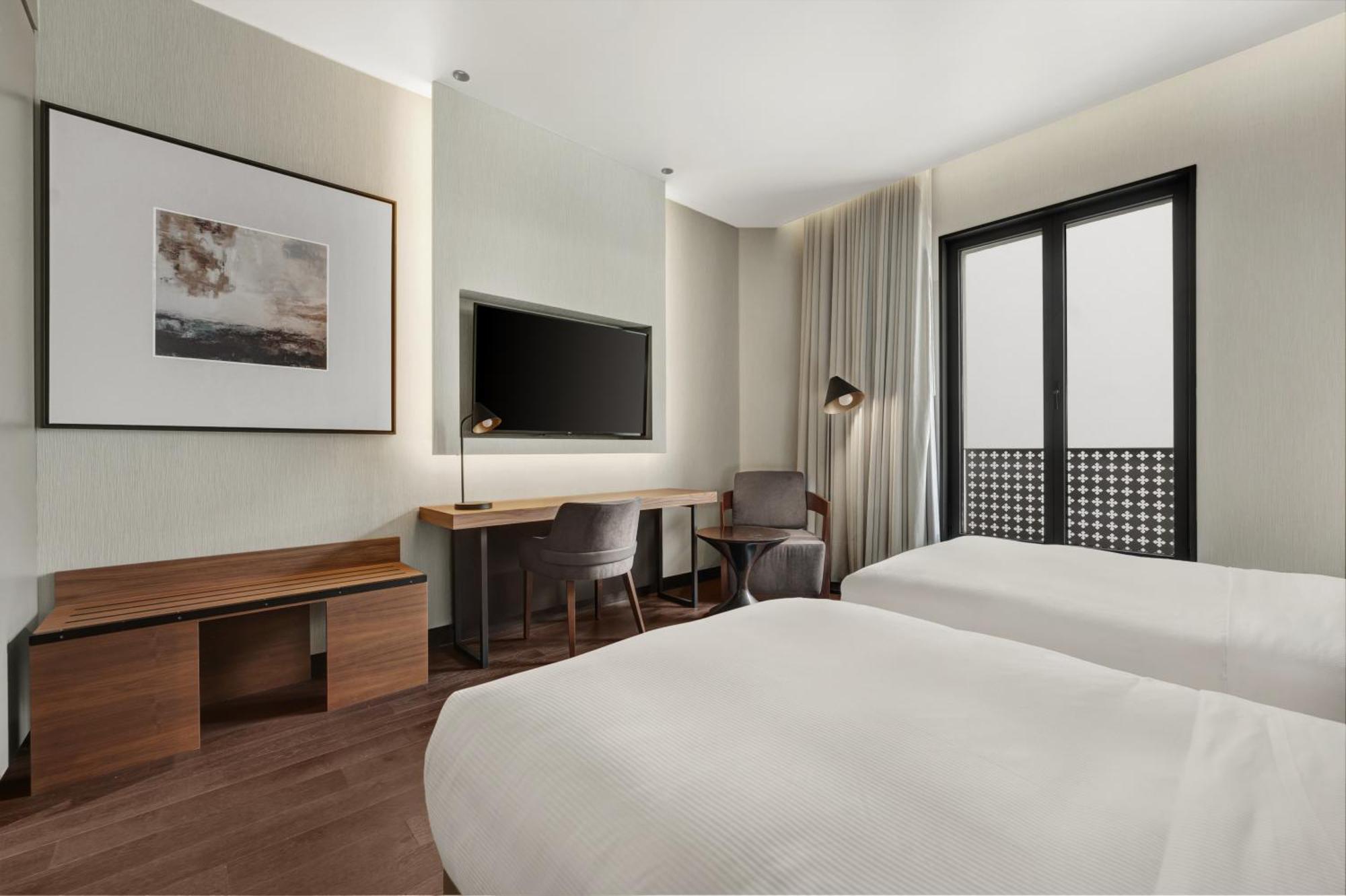 Hilton Porto Gaia Hotel Vila Nova de Gaia Exterior photo A room at the hotel