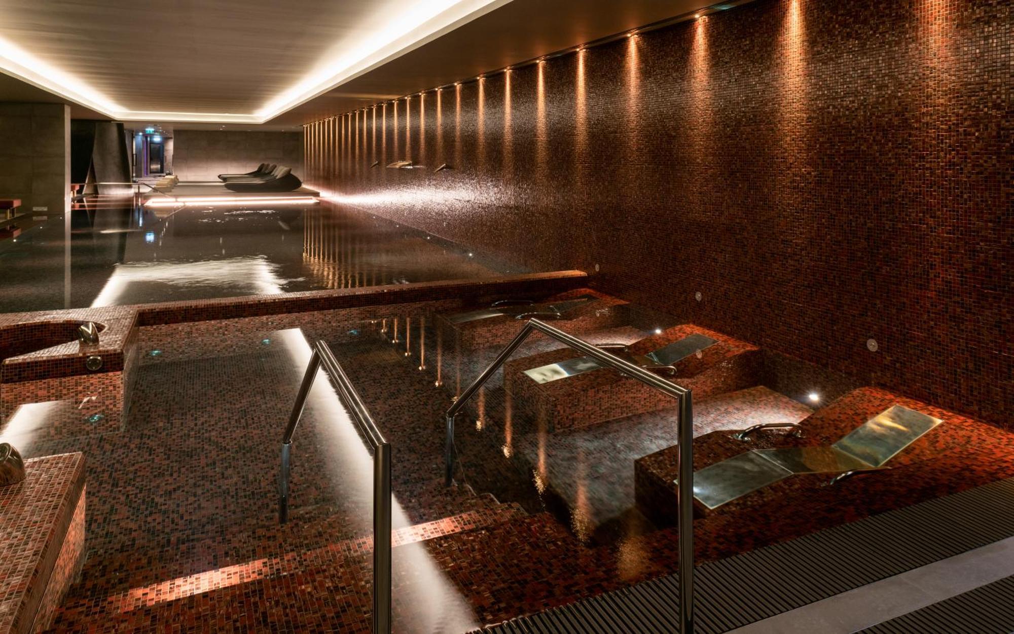 Hilton Porto Gaia Hotel Vila Nova de Gaia Exterior photo The spa at The Landmark